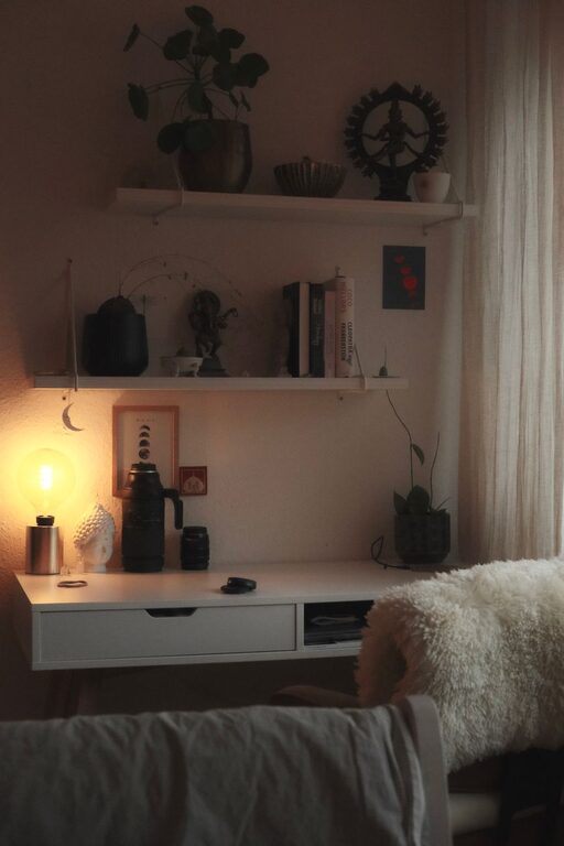 Tips for Creating a Relaxing Home Workspace to Boost Productivity and Comfort